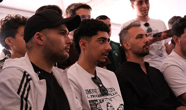Kocaeli Büyükşehir Belediyesi’nin EnFest etkinlikleri kapsamında düzenlediği ödüllü FC26 turnuvasında