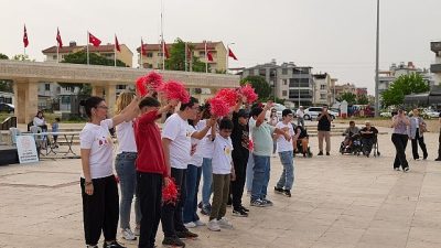 Didim’de Engelliler Haftası kapsamında gerçekleştirilen yürüyüş ve etkinliklerde, engelsiz yaşam
