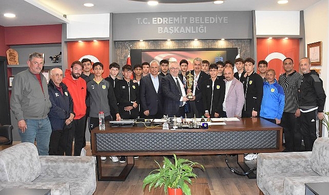 1966 Edremitspor altyapı U-15 takımı, gösterdiği başarılı performansla Balıkesir İl
