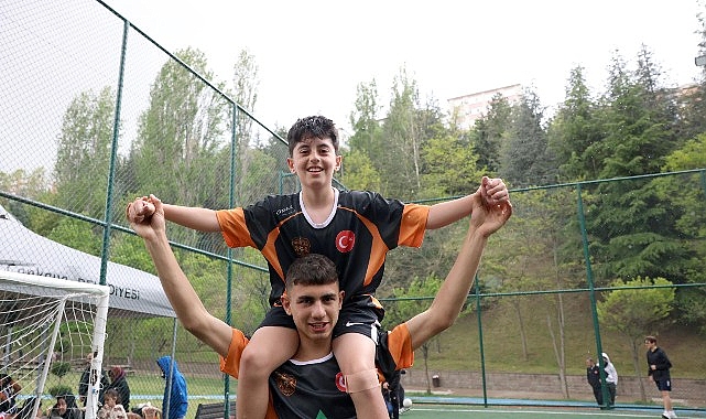 Genç Kramponların Şampiyonluk Mücadelesi Çankaya Belediyesinin mahalleler arasındaki dostluk ve dayanışma duygusunu yaşatmak için
