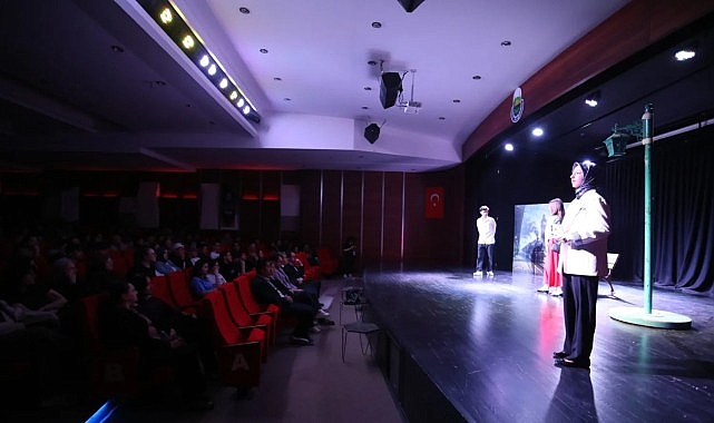 İnegöl Belediyesi’nin Milli Eğitim Müdürlüğü iş birliğinde düzenlediği 8. Genç