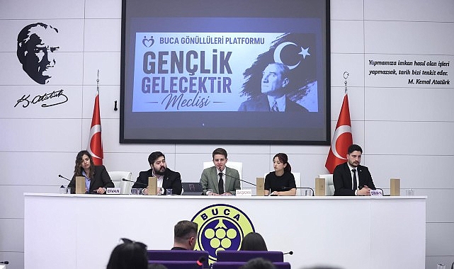 Buca’da düzenlenen “Gençlik Gelecektir Meclisi”, gençlerin düşüncelerini ve Türkiye’nin geleceğine