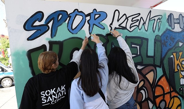 Gençlerden EnFest’e renkli dokunuş Kocaeli Büyükşehir Belediyesi’nin 19 Mayıs Atatürk’ü Anma, Gençlik ve Spor
