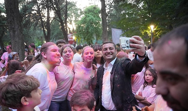 Gençlik Bayramı Torbalı’da Coşkuyla Kutlandı Gençlik festivali, spor turnuvaları ve dev kortej yürüyüşüyle Torbalı’da 19
