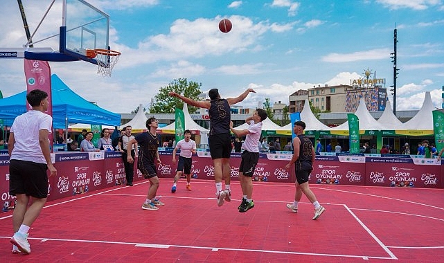 Gençlik enerjisi EnFest’te sahaya yansıyor Kocaeli Büyükşehir Belediyesi’nin 19 Mayıs Atatürk’ü Anma, Gençlik ve Spor