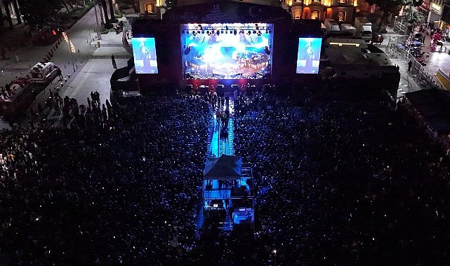 Gençlik Festivali’nde Simge Coşkusu Manisa Büyükşehir Belediyesi’nin 19 Mayıs Atatürk’ü Anma, Gençlik ve Spor