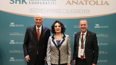 Hülya Koçyiğit: ‘Nüfusumuz Yaşlanıyor’ – Ediz Hun: ‘Yaşlanınca yalnız kalıyorsunuz’ Kütahyalı iş insanı Ahmet Tekdemir başkanlığında, “Türkiye’nin Kooperatifi” sloganıyla kurulan
