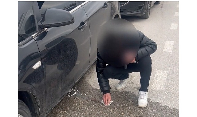 İnegöl Belediyesi Çevre Zabıta Ekipleri, devriye esnasında yere çöp atan