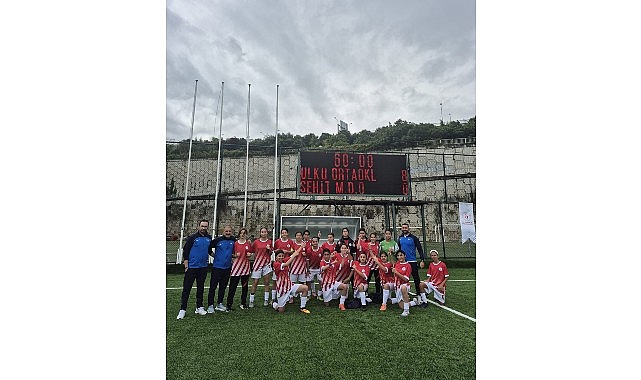 İzmirli Kız Futbol Takımı Türkiye Şampiyonu Oldu Okul Sporları kapsamında düzenlenen Yıldız Kızlar Futbol Türkiye Finalleri, İzmir