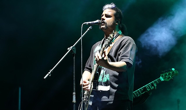 İzmit’te Dedublüman’dan “EnFest” konser Alternatif rock müziğin sevilen gruplarından Dedublüman, EnFest etkinlikleri kapsamında Kocaeli