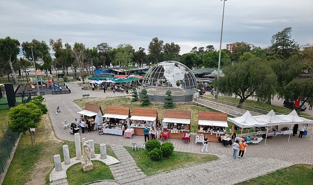 Karşıyaka Belediyesi tarafından Anneler Günü etkinlikleri kapsamında düzenlenen “Kadın Emeği