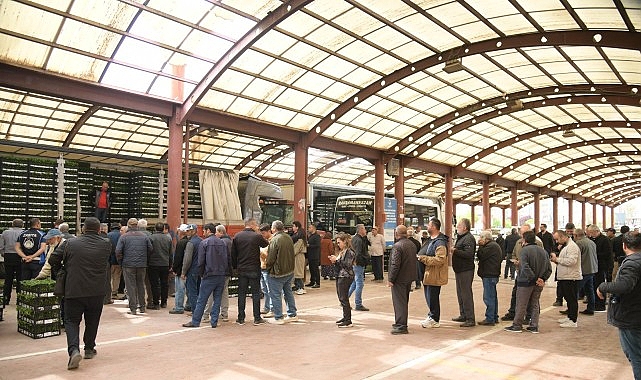 Kahramankazanlı Çiftçilere Fide Desteği Verildi Ankara Büyükşehir Belediyesi’nin kırsal kalkınmayı desteklemek amacıyla başlattığı fide dağıtımları