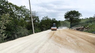 Kocaeli Büyükşehir Belediyesi, Kandıra ilçesinde ulaşım kalitesini artırmak amacıyla üstyapı