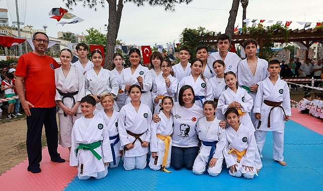 Karabağlar Ata’sı için koştu Karabağlar Belediyesi tarafından 19 Mayıs Atatürk'ü Anma, Gençlik ve Spor