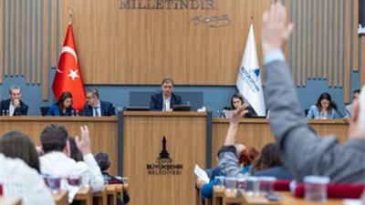 İzmir Büyükşehir Belediyesi Meclisi’nin olağanüstü toplantısında Karşıyaka Zübeyde Hanım Stadyumu