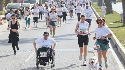 Ulu Önder Atatürk’ün annesi Zübeyde Hanım’ın anıt kabrinin bulunduğu Karşıyaka,