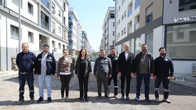 Karşıyaka Belediyesi, ulaşım konforunu artırmak amacıyla ilçe genelindeki asfalt yama,