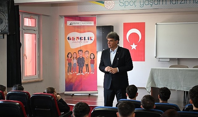 'Gençlik Buluşmaları' kapsamında gençlerle bir araya gelmeye devam eden Kartepe