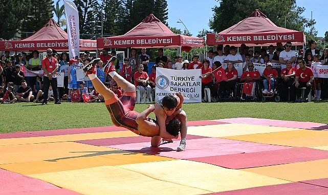 19 Mayıs Atatürk'ü Anma, Gençlik ve Spor Bayramı dolayısıyla Kemer'de