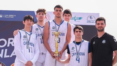 Kocaeli Büyükşehir Belediyesi’nin 3 gün boyunca İzmit Milli İrade Meydanı’nda