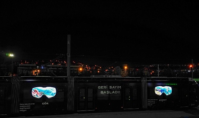 Kocaeli’de tramvaylar su altı dünyasına dönüştü Kocaeli Büyükşehir Belediyesi, İzmit Millet Bahçesi’nde açılışı için gün saydığı