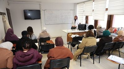 Konya Büyükşehir Belediyesi Meslek Edindirme Kursları’nda yaz dönemi kayıtları başladı.