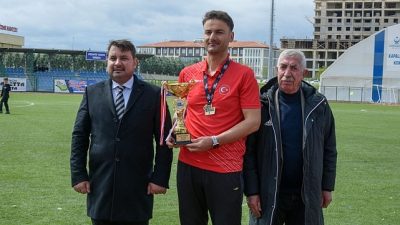 Ankara’da bu yıl üçüncüsü düzenlenen Atakule Run Koşusu’nda Kahramankazan Belediyespor
