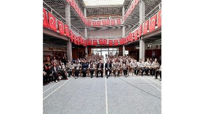 Kocaeli Büyükşehir Belediye Başkanı Tahir Büyükakın, İzmit Tevfik Seno Arda