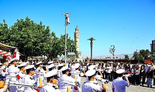 “Maarifin Kalbinde Marifetli Gençlik” Etkinlikleri Devam Ediyor İzmir İl Millî Eğitim Müdürlüğü himayesinde “Maarifin Kalbinde Marifetli Gençlik