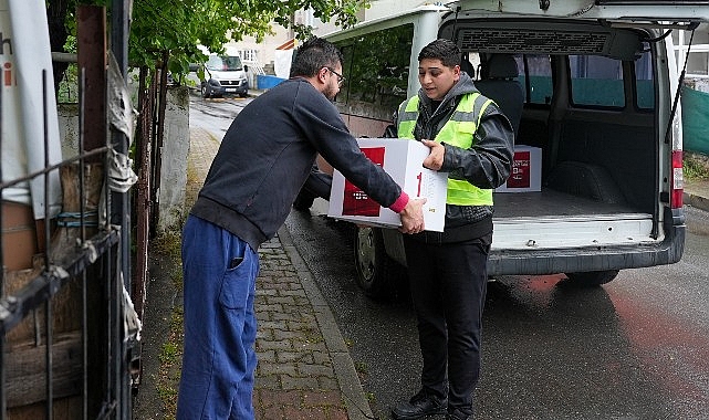 Maltepe Belediyesi’nden kurban bayramı öncesi gıda desteği Maltepe Belediyesi, sosyal belediyecilik anlayışını yansıtan çalışmalarını Kurban Bayramı öncesinde