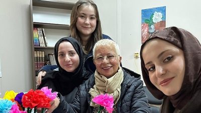 Maltepe’de sağlıklı yaşlanmayı destekleyen atölye çalışması yapıldı Maltepe Belediyesi ve Yeditepe Üniversitesi iş birliğiyle sağlıklı yaşlanmayı ve