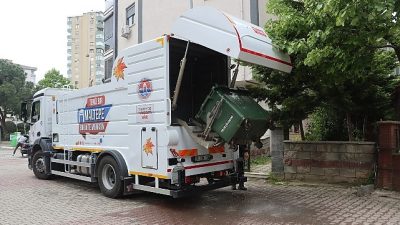 Maltepe’de baharın gelişiyle birlikte mahallelerde başlatılan temizlik seferberliği hız kesmeden