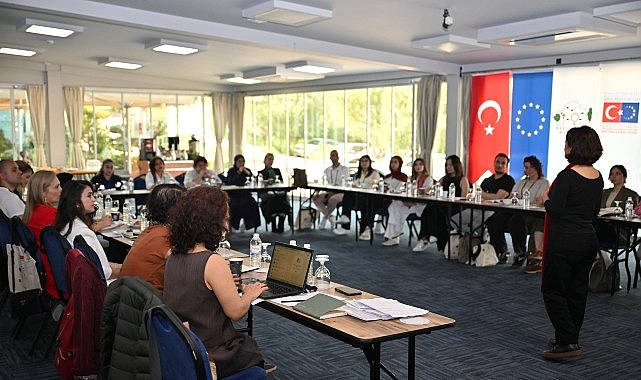 Manisa Büyükşehir Belediyesi ev sahipliğinde düzenlenen Kadın Dostu Kentler Programı