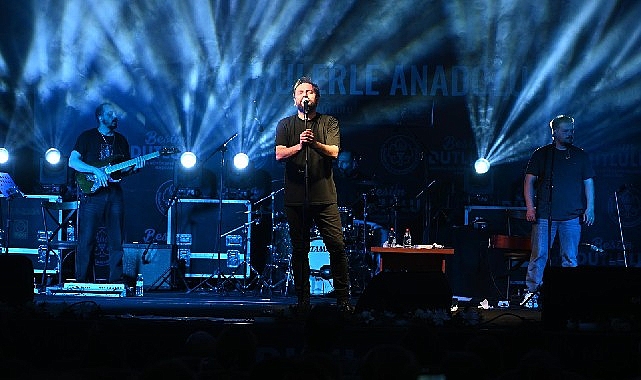 Manisa Büyükşehir Belediyesi tarafından düzenlenen “Türküler ile Anadolu” konser serisi,