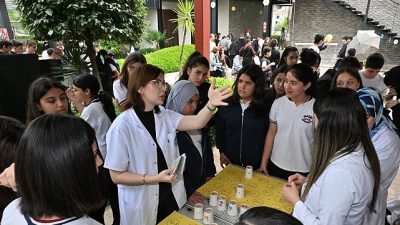 Manisa Büyükşehir Belediyesi tarafından “Gelecek Çiçek Açıyor” sloganıyla düzenlenen Bahar