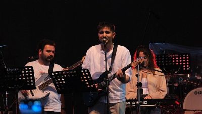 Cuma günü başlayan 16. Uluslararası Emiralem Çilek Festivali, ikinci gününde