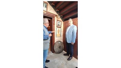 CHP Antalya Milletvekili Cavit Arı, Kemer Belediyesi Kültür Evi’ni ziyaret