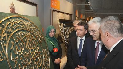 “Mukaddes Emanetler Sergisi”, Panorama 1326 Bursa Fetih Müzesi’nde vatandaşların huzuruna