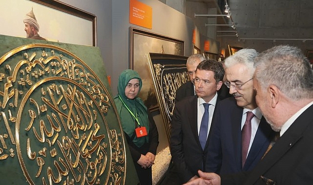 “Mukaddes Emanetler Sergisi” Osmangazi’de Ziyaretçilerini Ağırlıyor “Mukaddes Emanetler Sergisi”, Panorama 1326 Bursa Fetih Müzesi’nde vatandaşların huzuruna