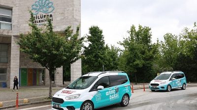 Hamile ve çocuklu kadınların hayatını kolaylaştıran “Anne Taksi” uygulamasında araç