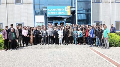 Nilüfer Belediyesi personeli, Kurban Bayramı öncesinde düzenlenen bayramlaşma töreninde bir