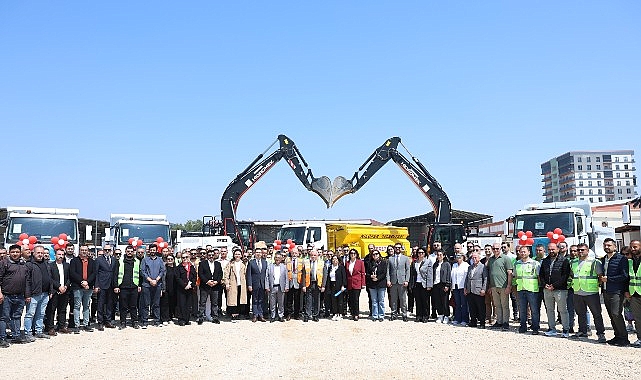 Araç filosunu güçlendiren Nilüfer Belediyesi, 4 iş makinesi ve 6