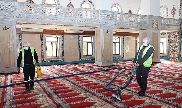 Nilüfer Belediyesi, 2003 yılından bu yana sürdürdüğü ibadethane temizliği çalışmalarına