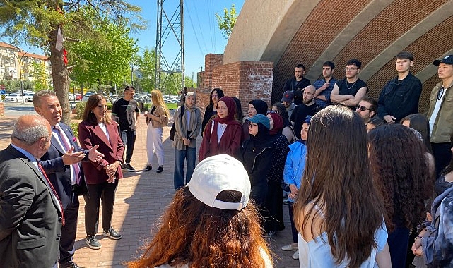 Manisa Kent Konseyi öncülüğünde; Manisa Valiliği, Büyükşehir Belediyesi, Manisa Celal