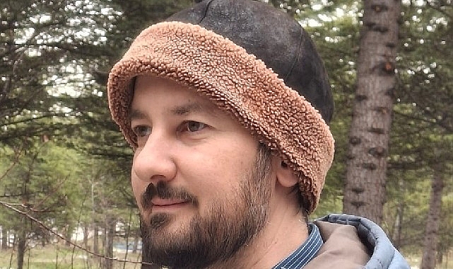Onur Ünlü’den Dikkat Çeken Proje: ‘Kün Fe Yekün’ Yayında Müzik ve edebiyat dünyasını yapay zeka teknolojileriyle bir araya getiren