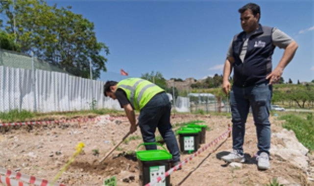 İzmir Büyükşehir Belediyesi’nin bokaşi seti uygulaması kapsamında gönüllü hanelerde biriken