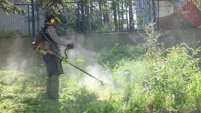 Osmangazi Belediyesi Park ve Bahçeler Müdürlüğü ekipleri, Dikkaldırım Mahallesi’nde yürüttükleri