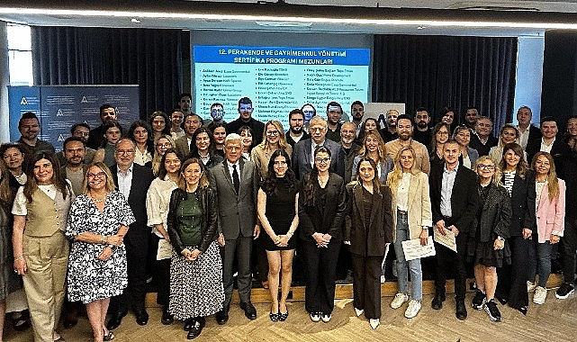 Özyeğin Üniversitesi Alp Alkaş Perakende ve Gayrimenkul Merkezi’nde 12. Program Sertifika Töreni Düzenlendi Perakende ve gayrimenkul sektörüne nitelikli insan kaynağı kazandırmak amacıyla 2013