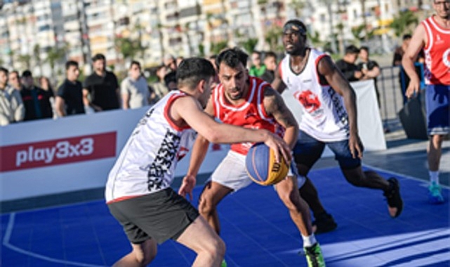 Potalar Gündoğdu’da kuruldu İzmir Büyükşehir Belediyesi’nin Alsancak Gündoğdu Meydanı’nda ilk kez düzenlediği 3X3