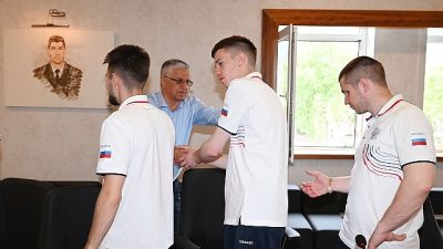Rusya Görme Engelliler Futbol Milli Takımı Antrenör ve sporcuları, Kemer